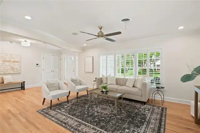 Listing Photo 8
