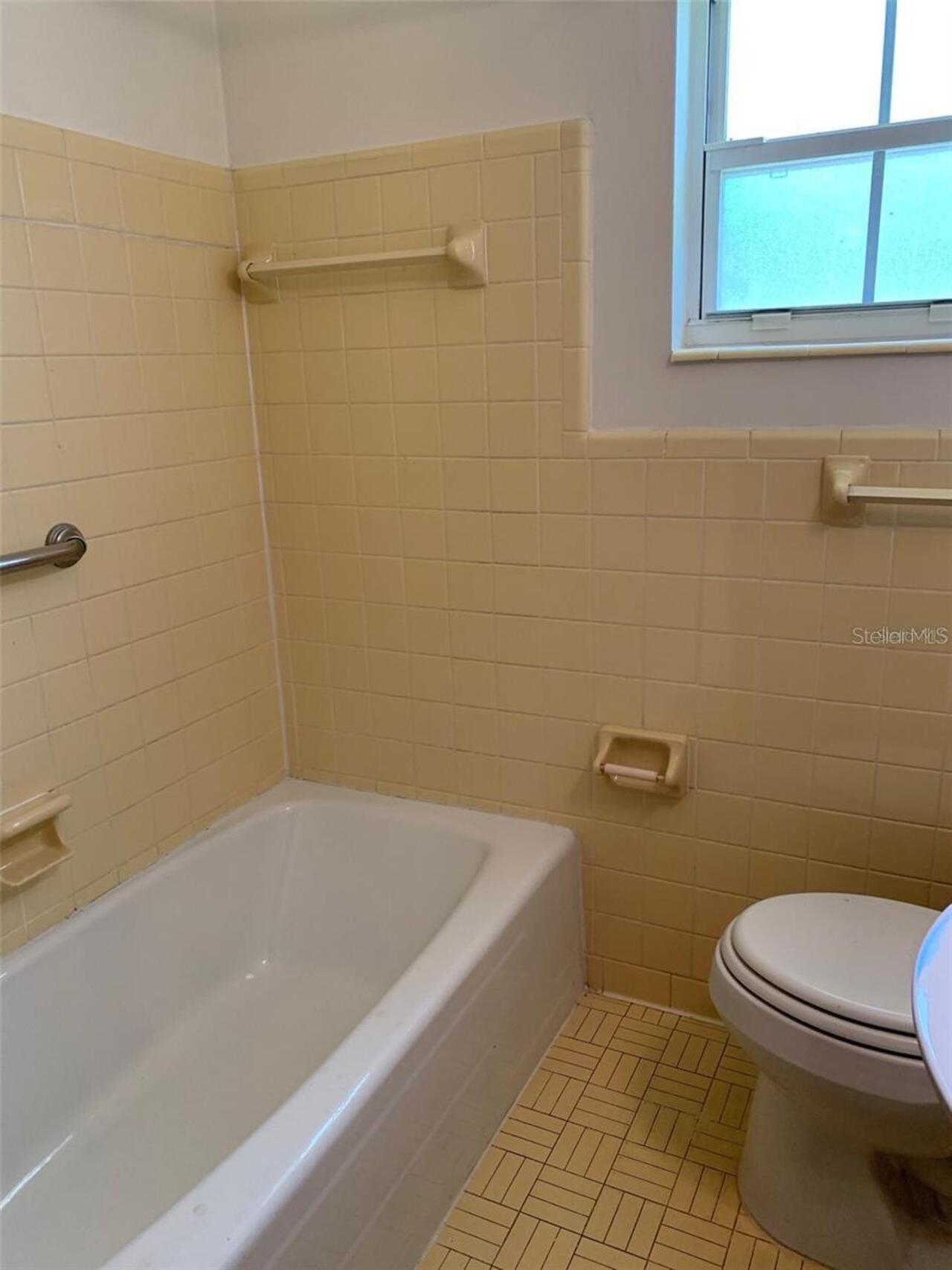 Listing Photo 11