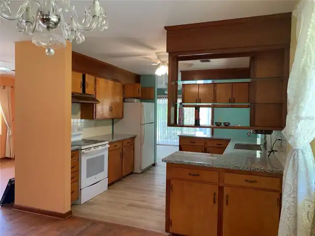 Listing Photo 14