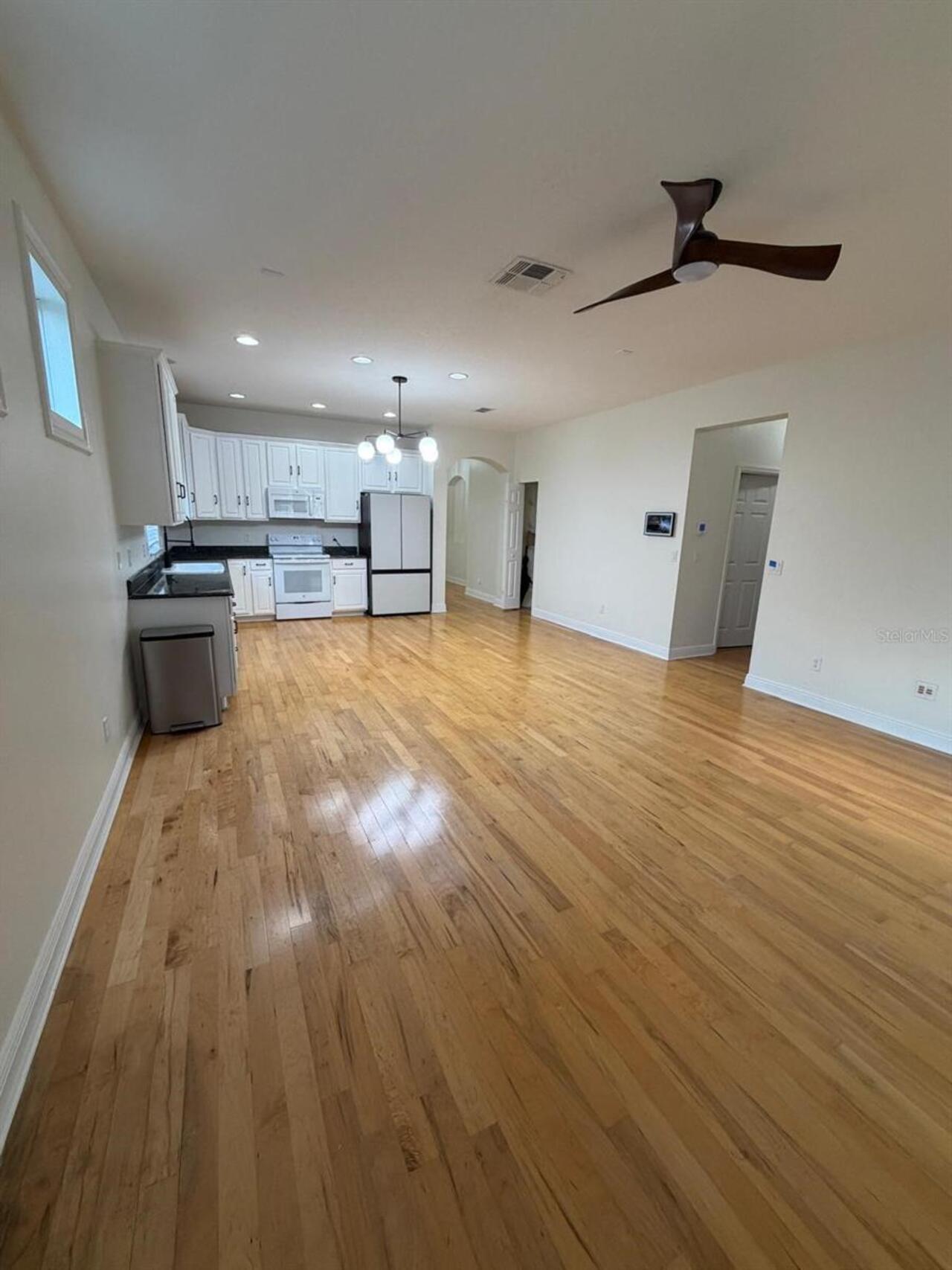 Listing Photo 7