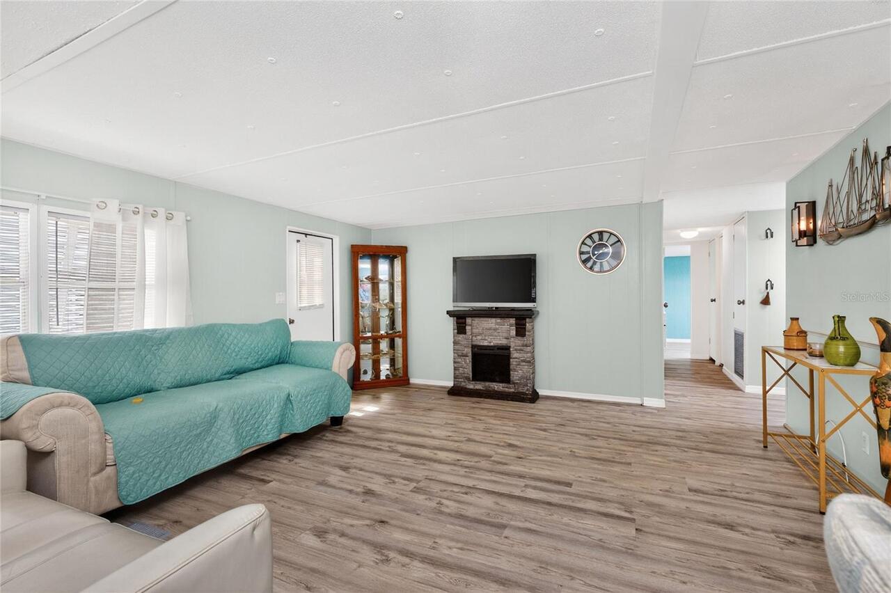 Listing Photo 9