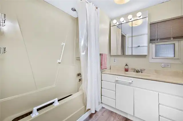 Listing Photo 21