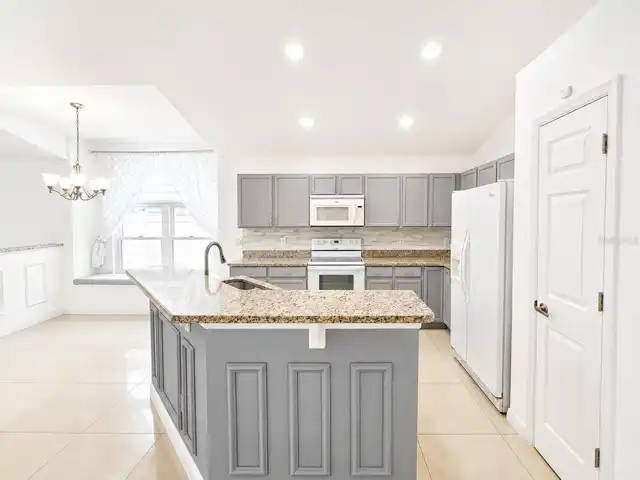 Listing Photo 7