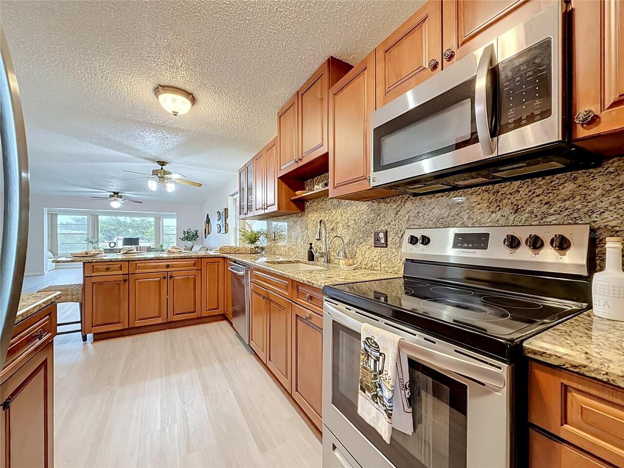 Listing Photo 8