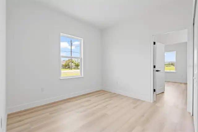 Listing Photo 19