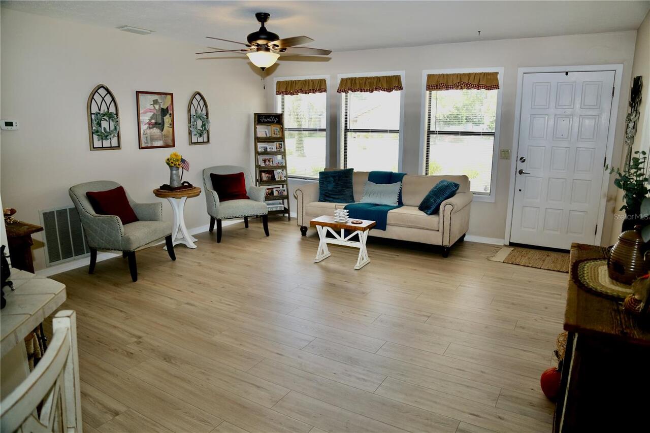 Listing Photo 8
