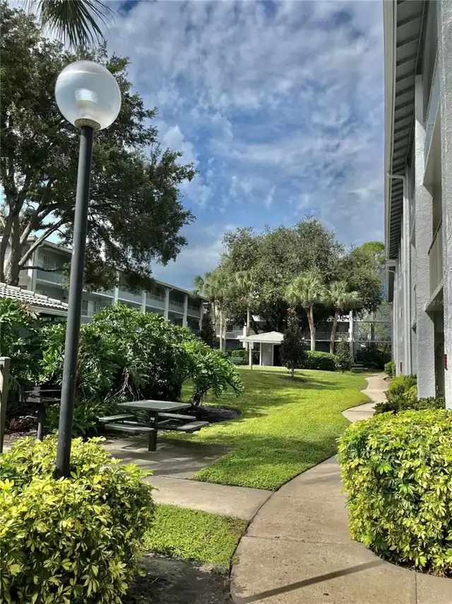 Listing Photo 28