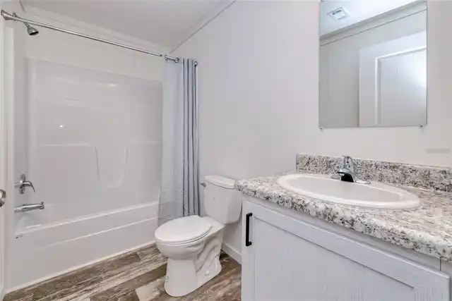 Listing Photo 9