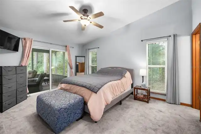 Listing Photo 11