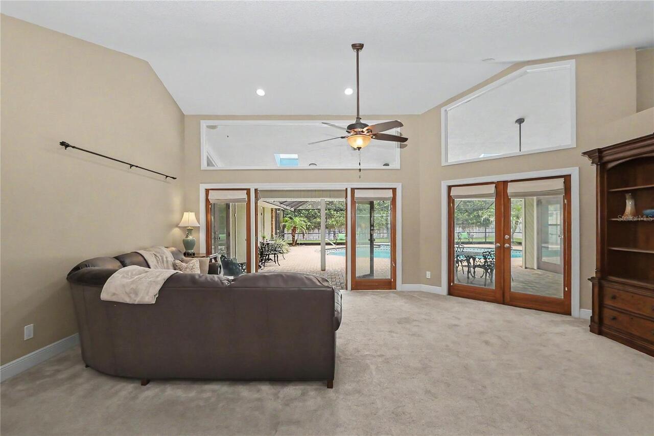 Listing Photo 11