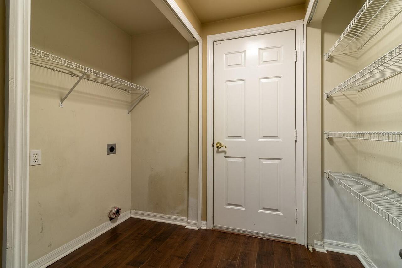 Listing Photo 11