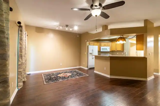 Listing Photo 6