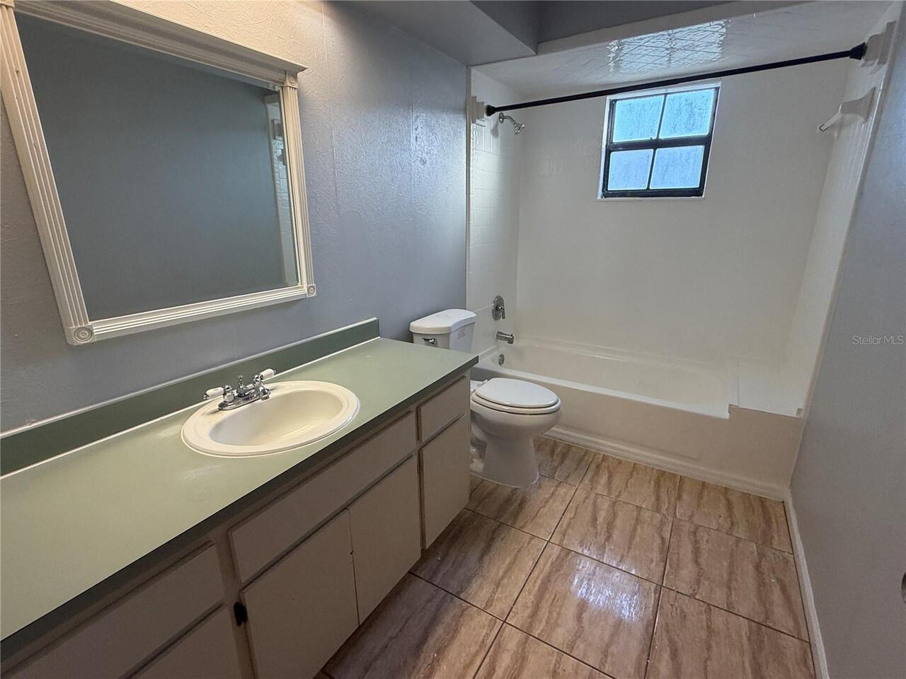 Listing Photo 11