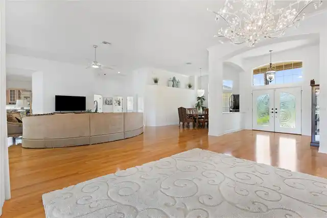 Listing Photo 16