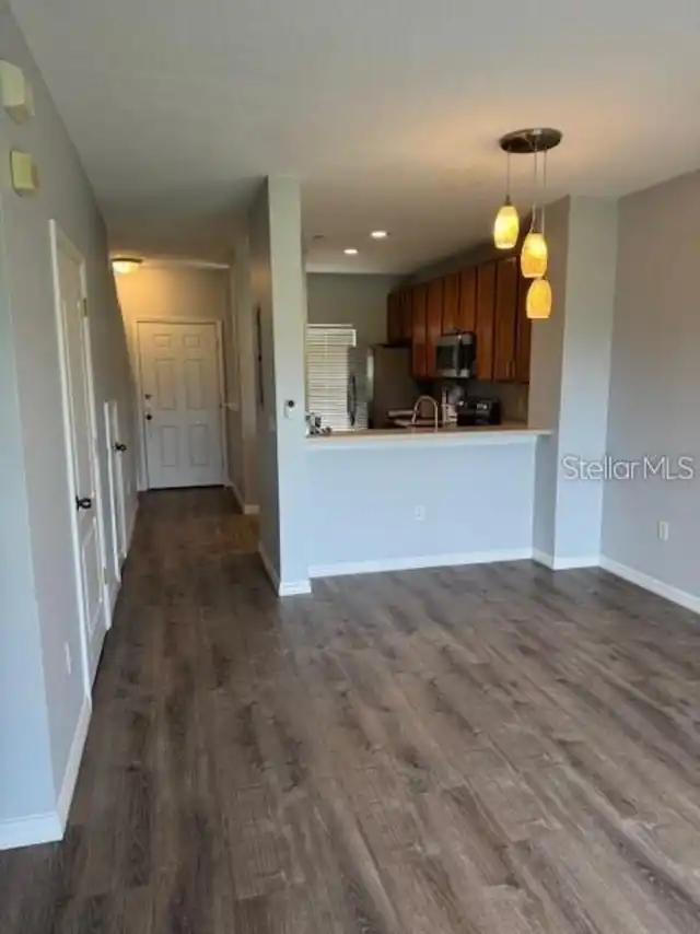 Listing Photo 8