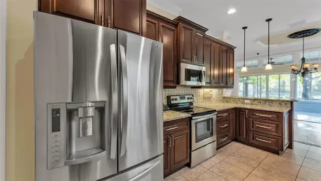 Listing Photo 18