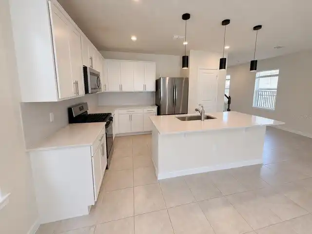 Listing Photo 10