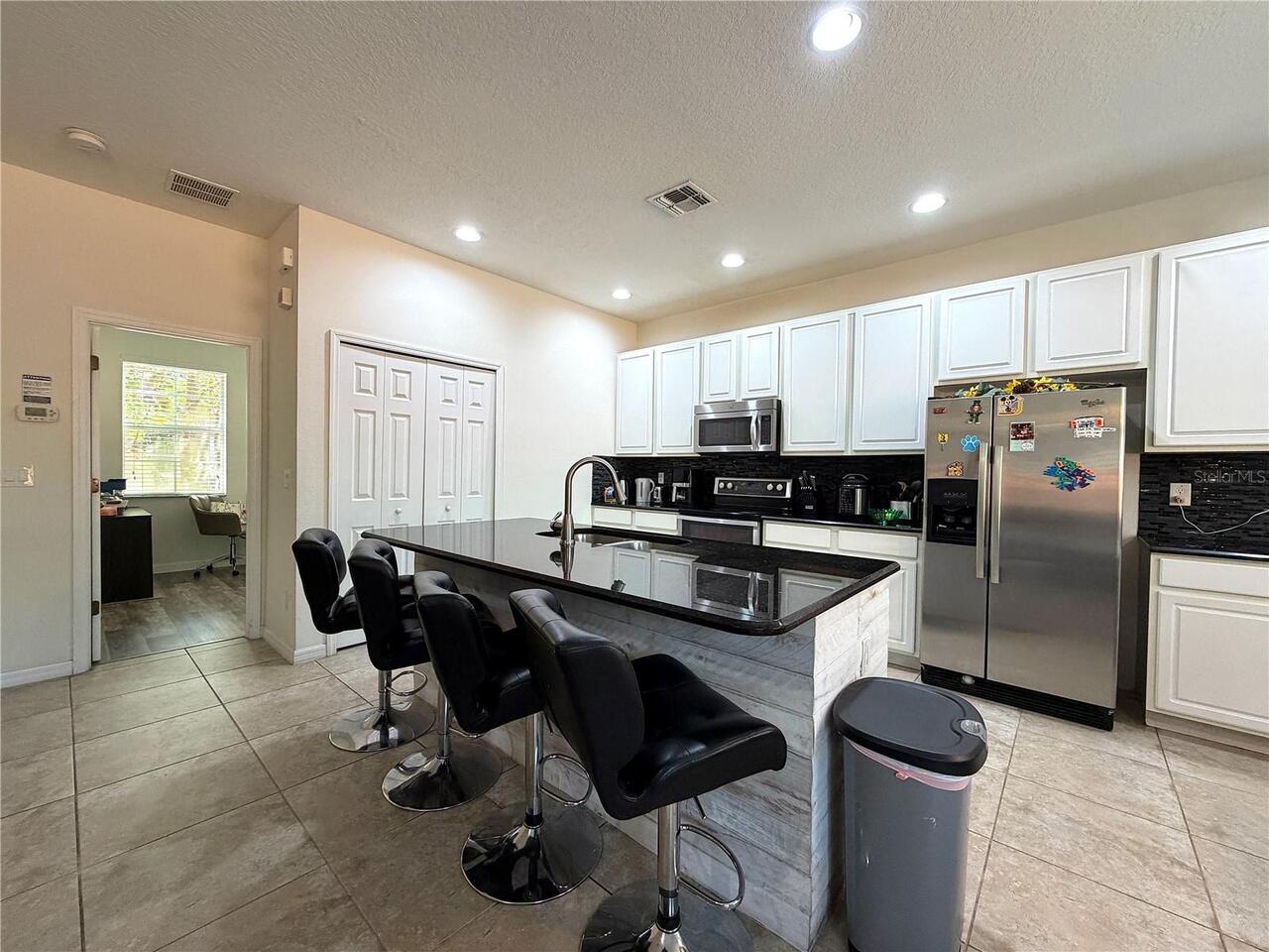 Listing Photo 10