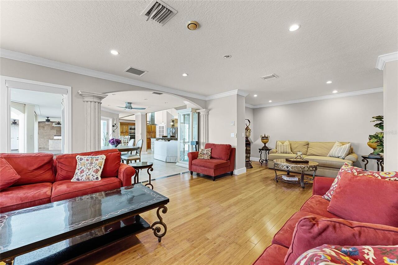Listing Photo 11