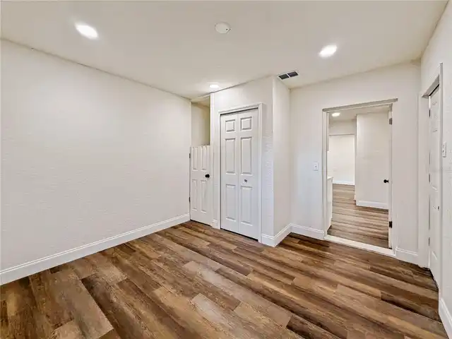 Listing Photo 14