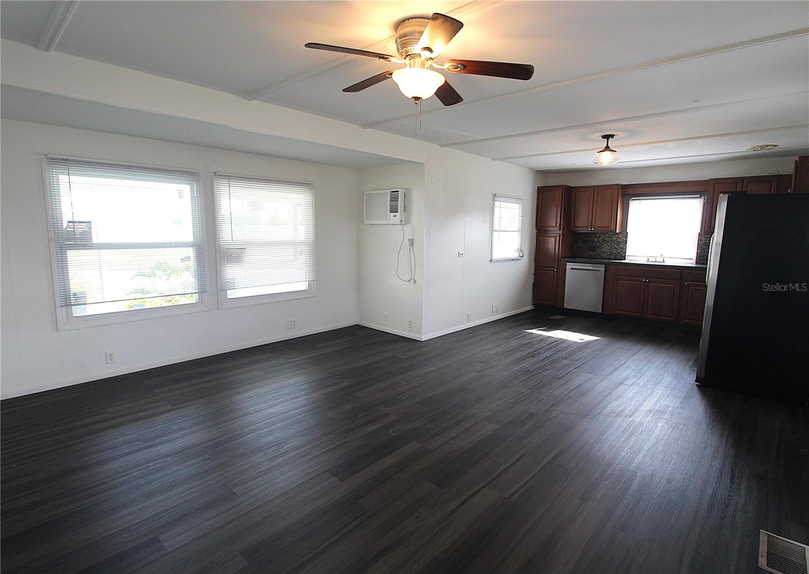 Listing Photo 8