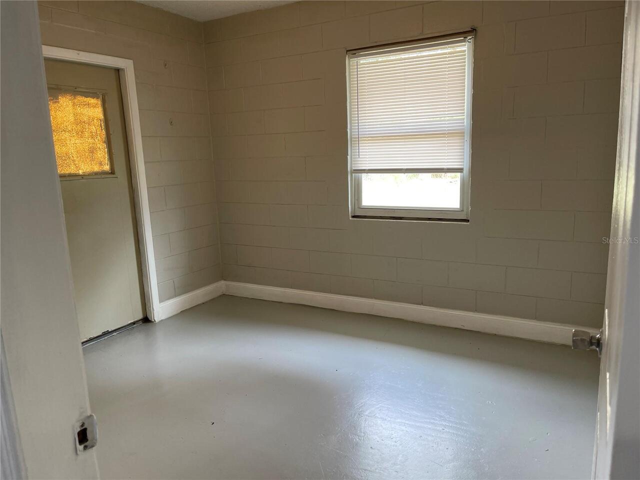 Listing Photo 9