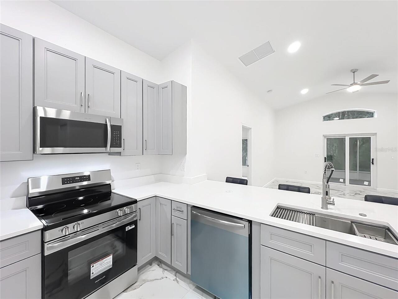 Listing Photo 14