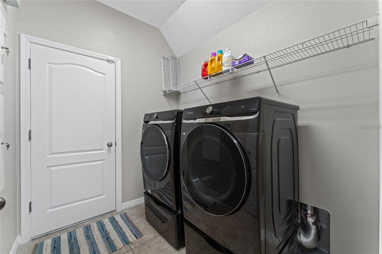 Listing Photo 8