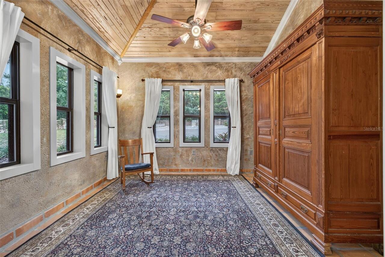 Listing Photo 14