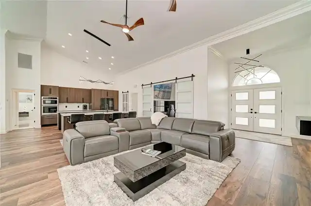 Listing Photo 16