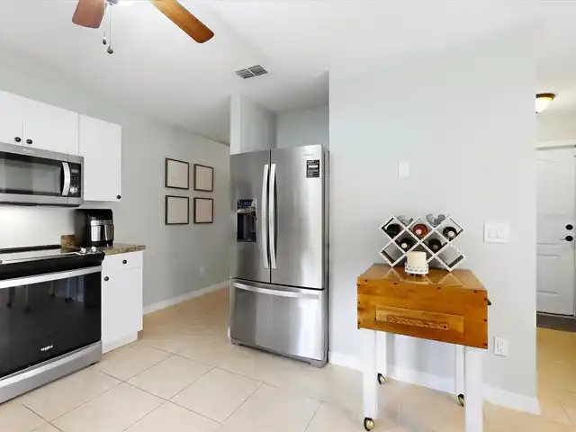 Listing Photo 11