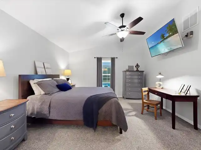 Listing Photo 18
