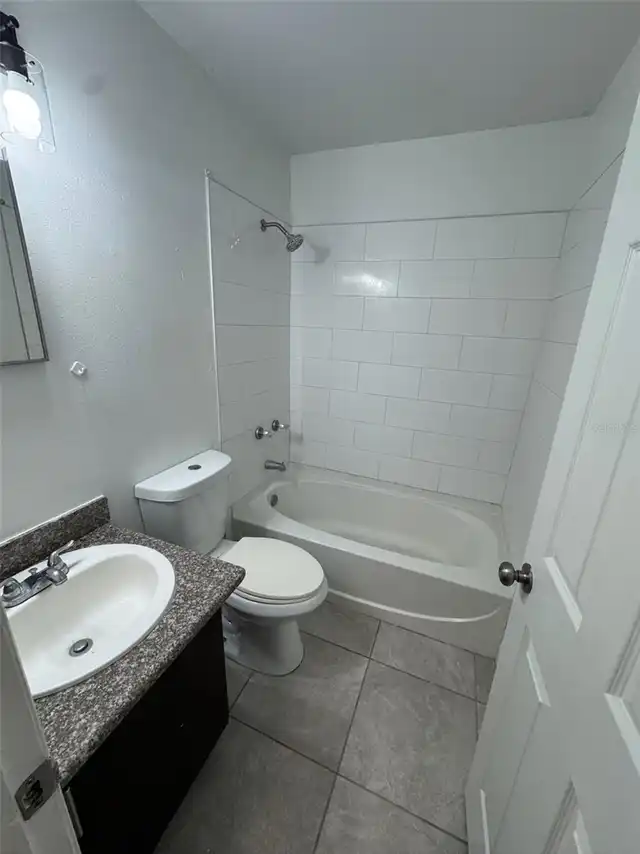 Listing Photo 12