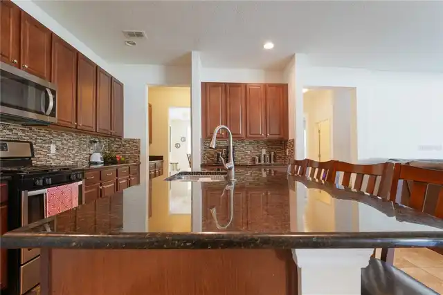 Listing Photo 9