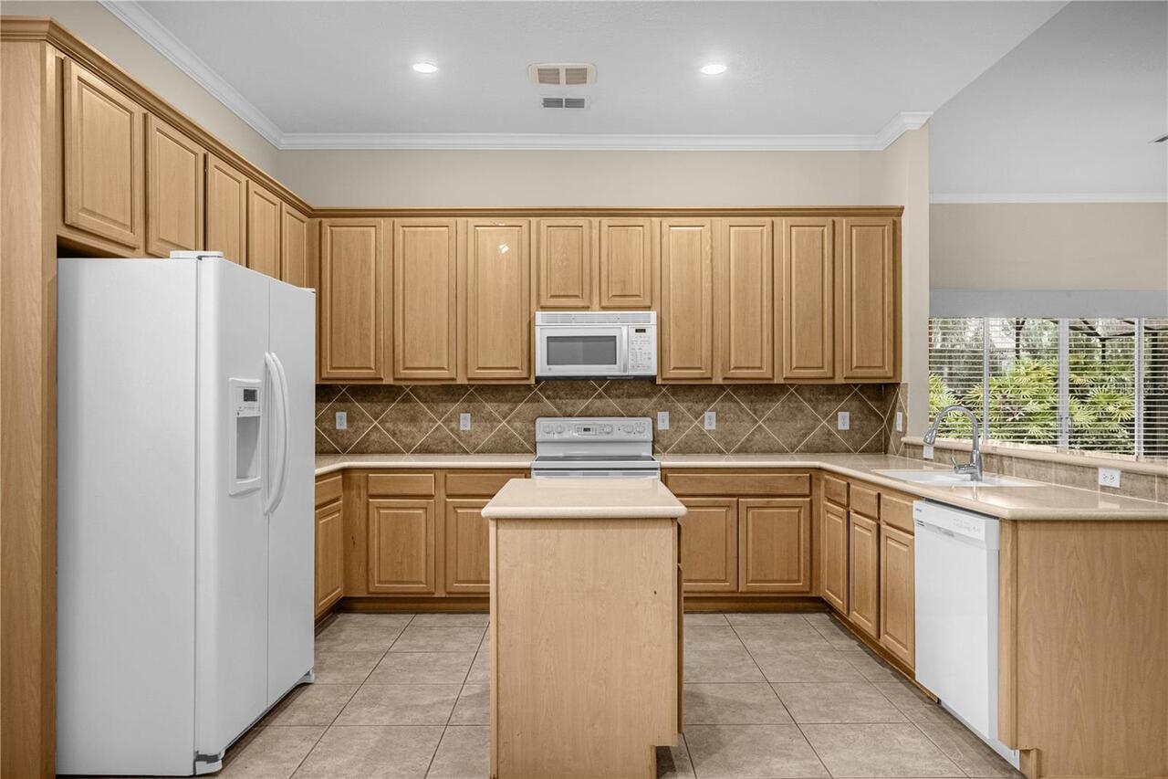 Listing Photo 12