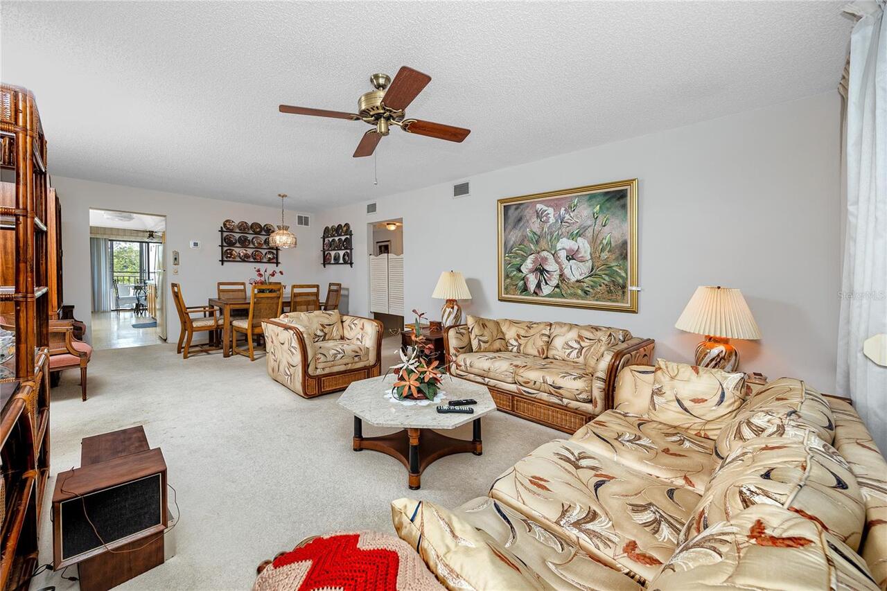 Listing Photo 11