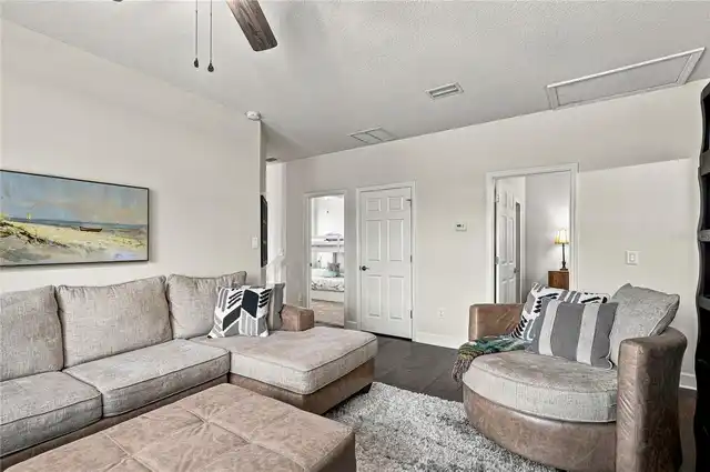 Listing Photo 14