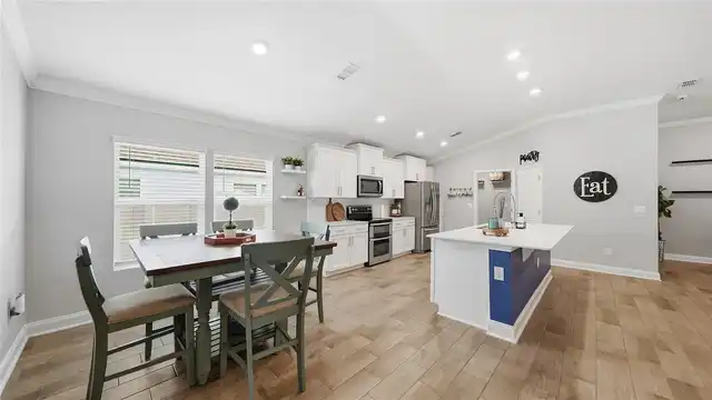 Listing Photo 12