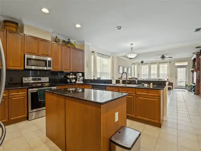 Listing Photo 10