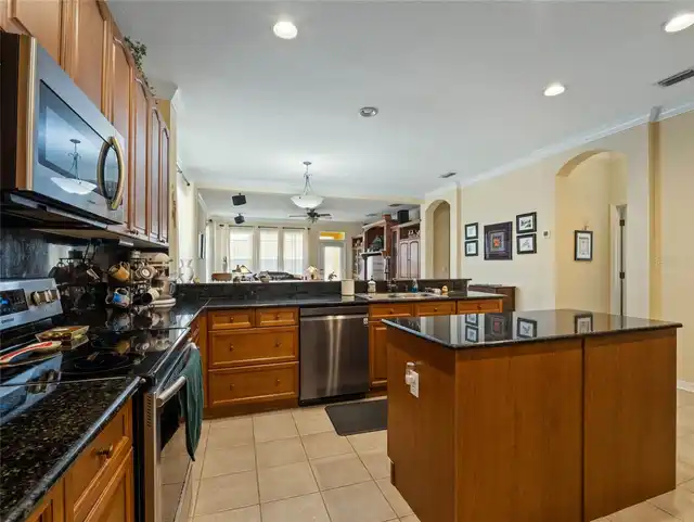 Listing Photo 11