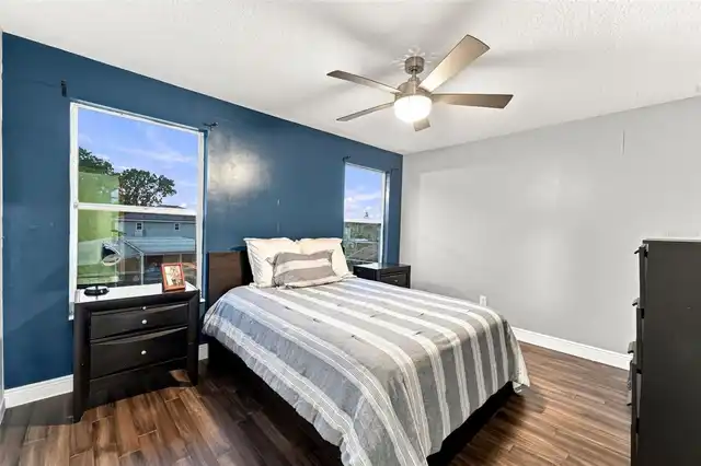 Listing Photo 10
