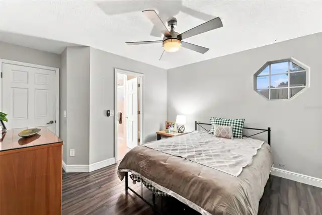 Listing Photo 16