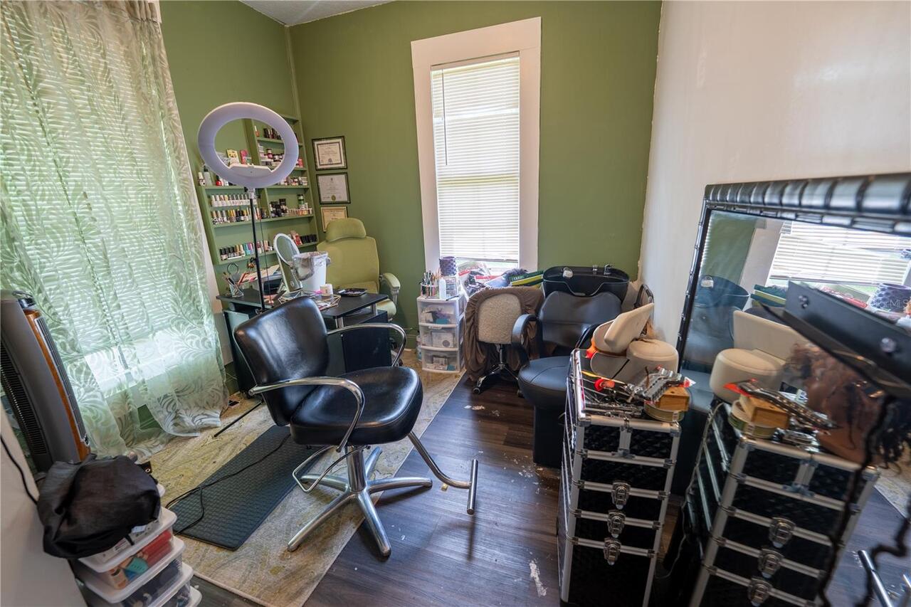 Listing Photo 11