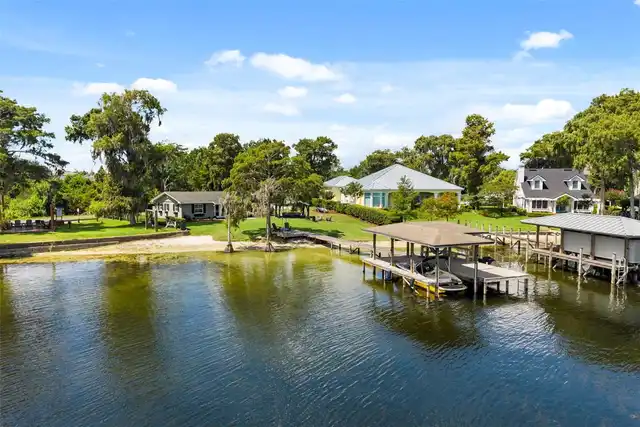 2BR, Home, 1BA, $2,200,000
Read More