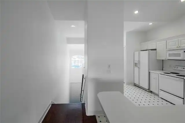 Listing Photo 16