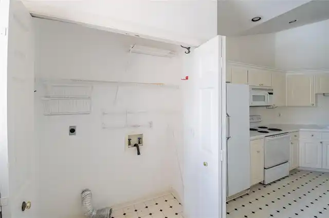 Listing Photo 32