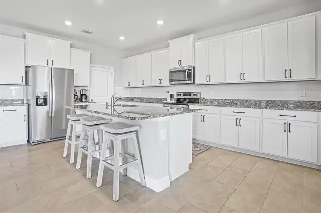 Listing Photo 10