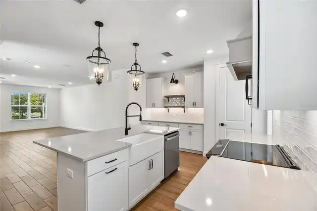 Listing Photo 17