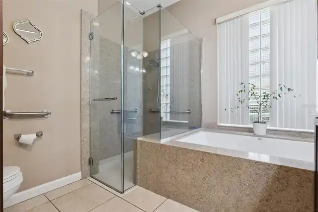 Listing Photo 12