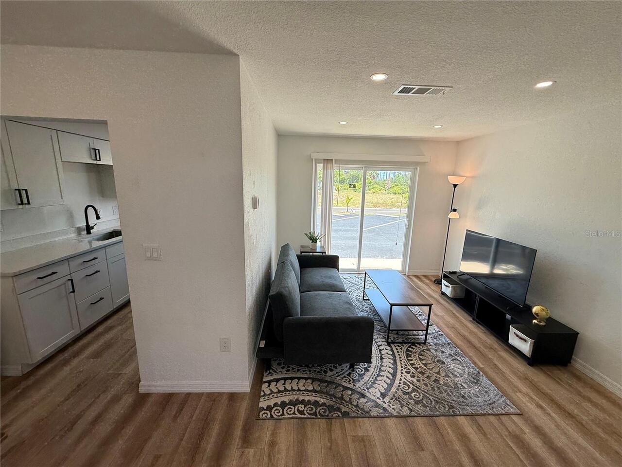 Listing Photo 9